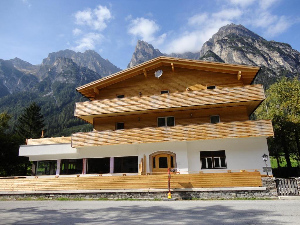 Ferienwohnung Gschnitzerhof Exterior foto